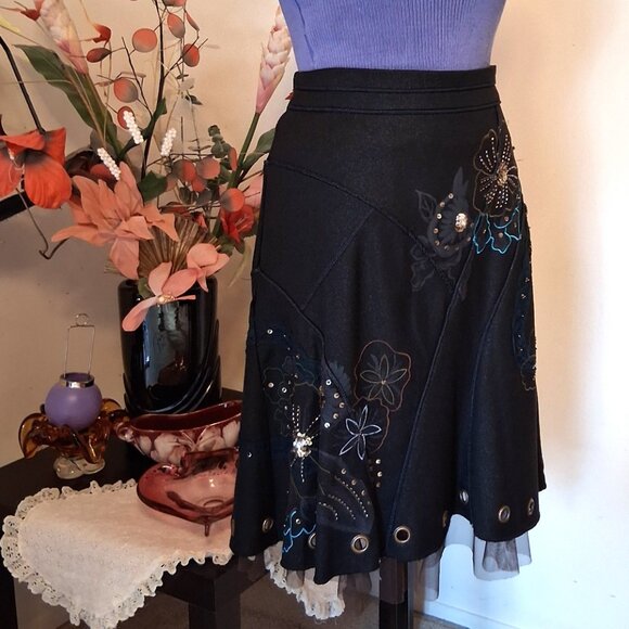 NWT Simon Chang Elegant Black Floral Embroidered Fall Winter Lined Ruffle Skirt - Picture 4 of 13